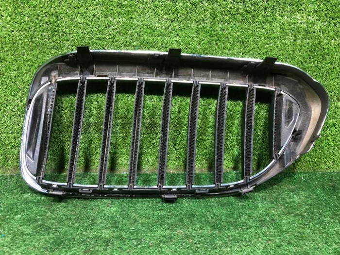 Решетка радиатора правая BMW 5er G30 (2017-2020)