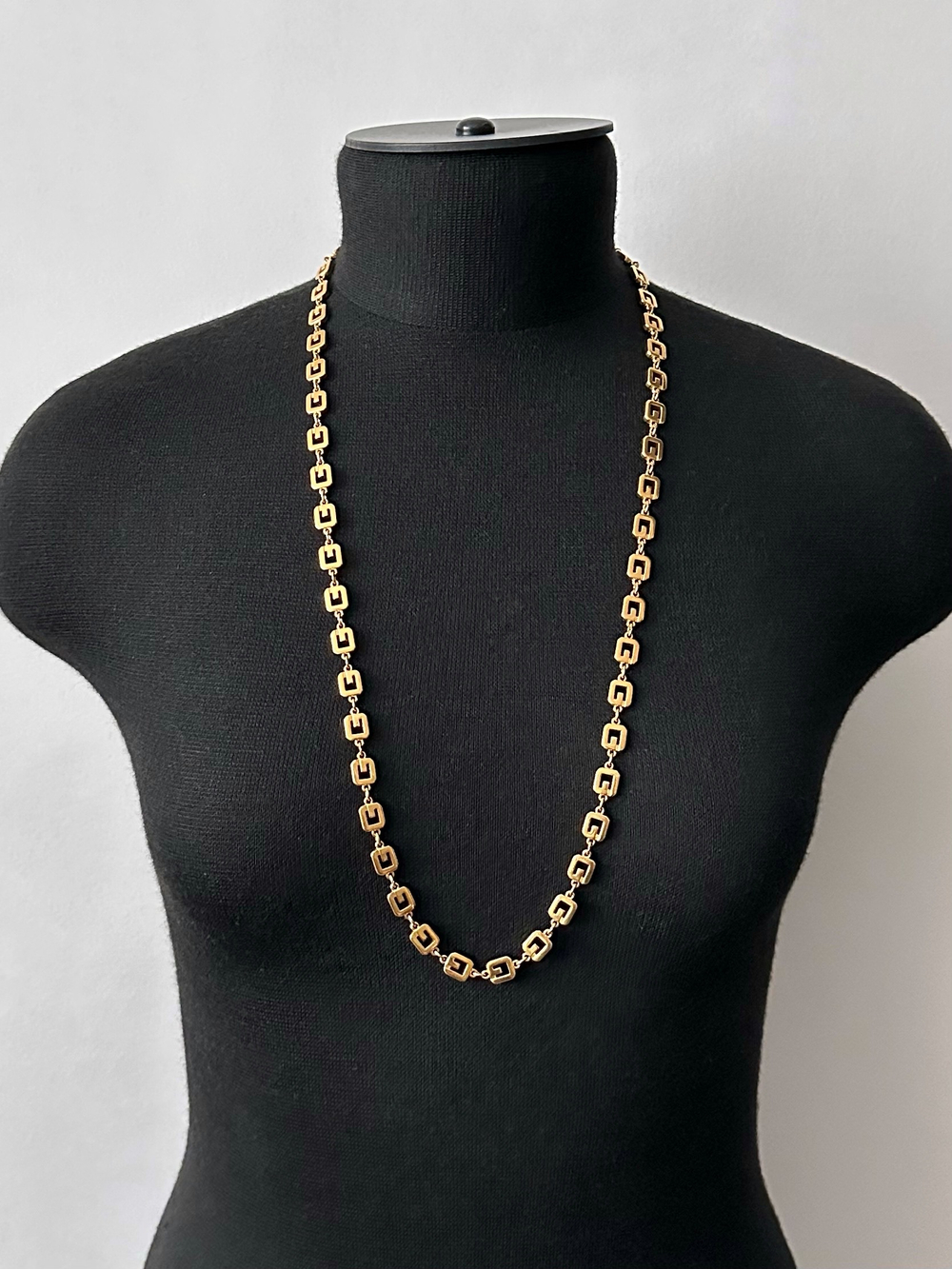 Цепь лого Givenchy