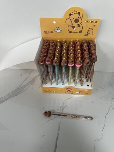 Карандаш ч/г "Капибара", сегментный, с игрушкой, 4 цвета микс