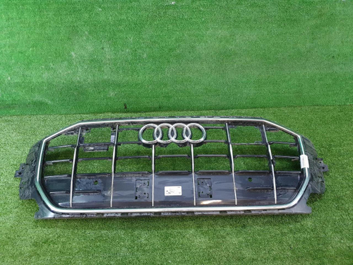 Решетка радиатора Audi Q8 (2018-2023)