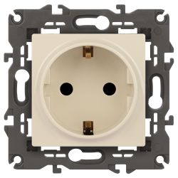Розетка ЭРА Elegance 14-2102-02 с заземлением 2P+E Schuko со шторками 16A-250В IP20 слоновая кость