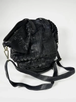 Женская большая плетеная сумка черного цвета