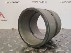 Втулка 424-70-11820