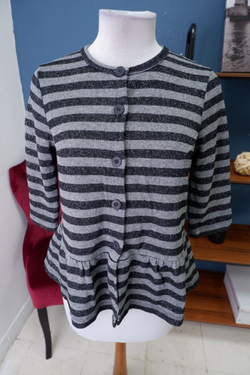 Джемпер NaNa стильный 44 размер