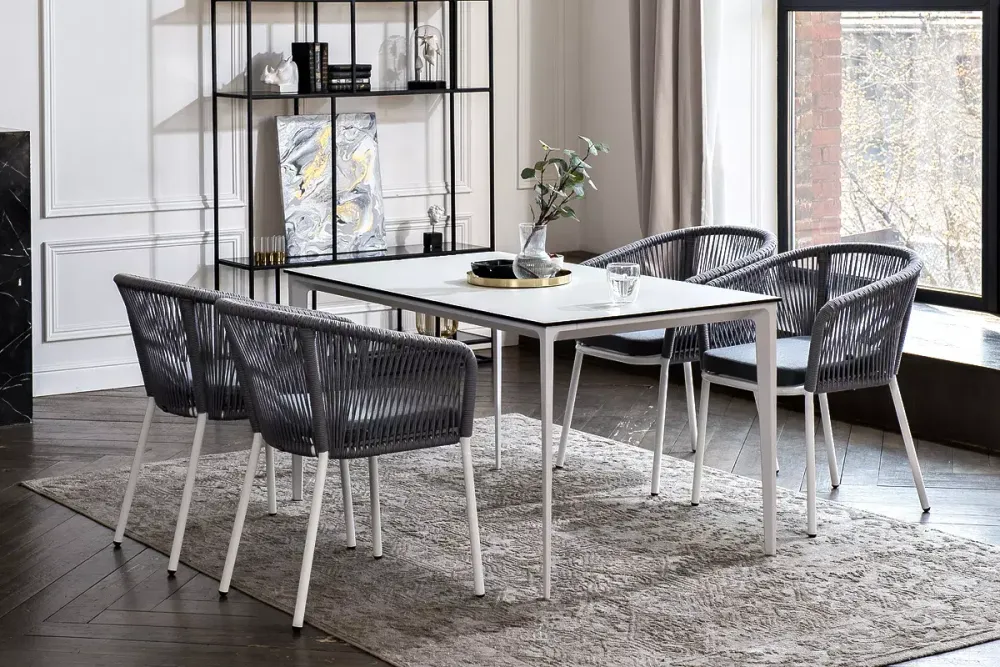 "Малага" обеденная группа на 4 персоны со стульями "Марсель", каркас белый, роуп светло-серый