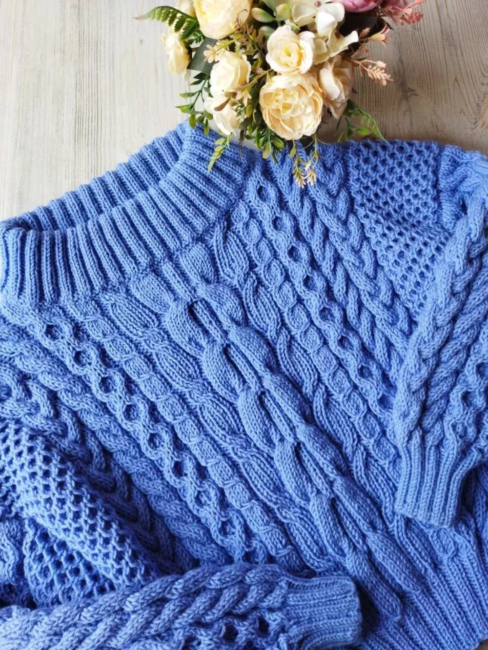 Свитер с аранами