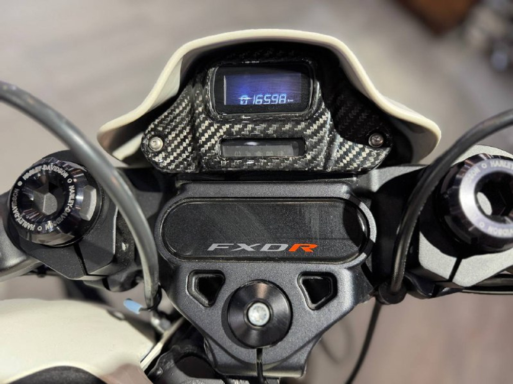 Harley-Davidson FXDR 114 (Белый)