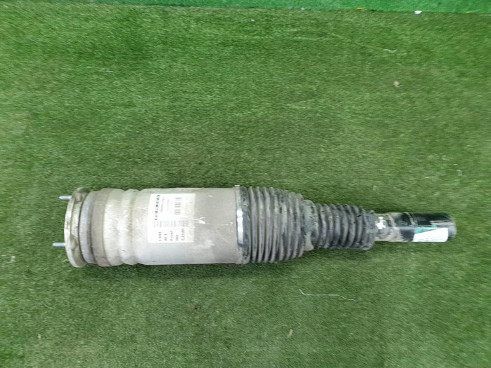 Стойка пневматическая передняя правая Range Rover Sport 2 L494 (2013-2022)