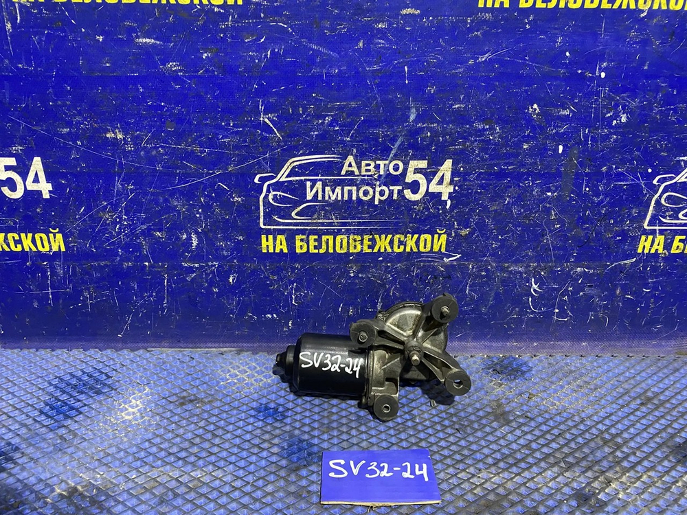 Моторчик переднего дворника TOYOTA CAMRY 1993