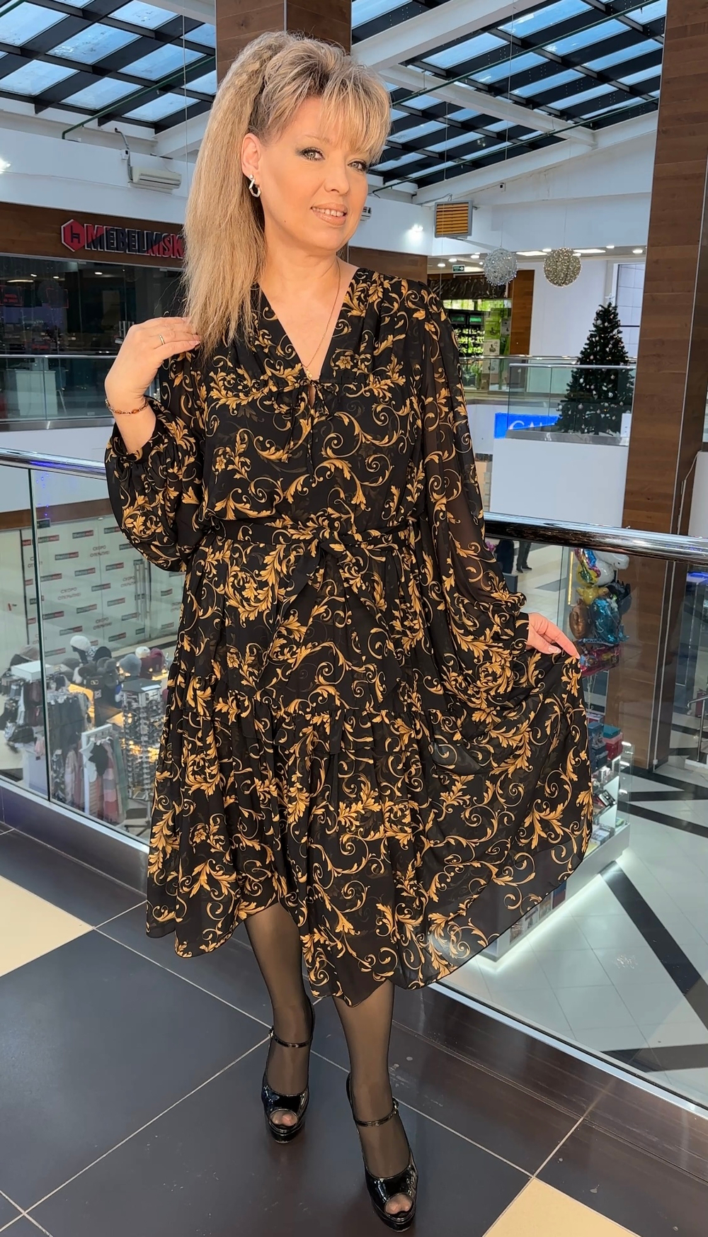 Нарядное двойное платье с поясом и шифоновыми рукавами