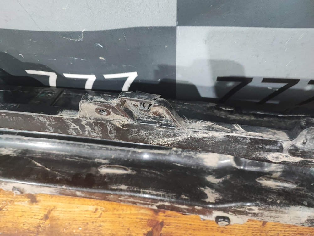 Усилитель заднего бампера Kia Sportage 4 (QL) 16-18 Б/У Оригинал 86631F1000