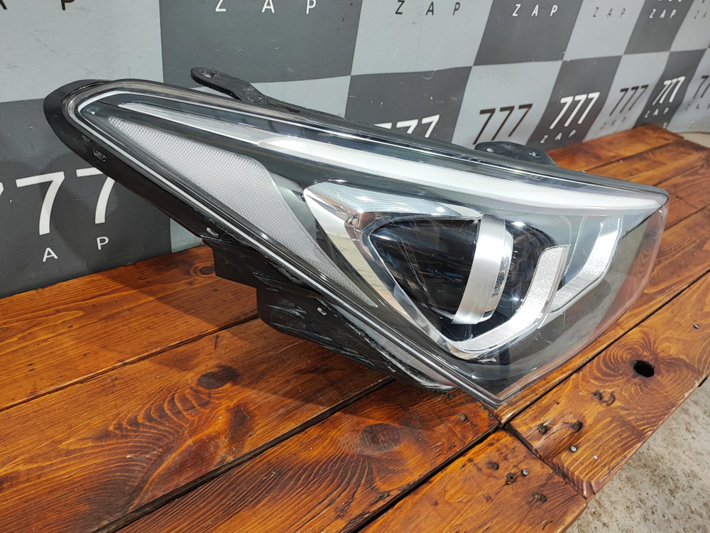 Фара правая ксенон Hyundai Santa Fe 3 (DM) 15-18 Б/У Оригинал 921042W600