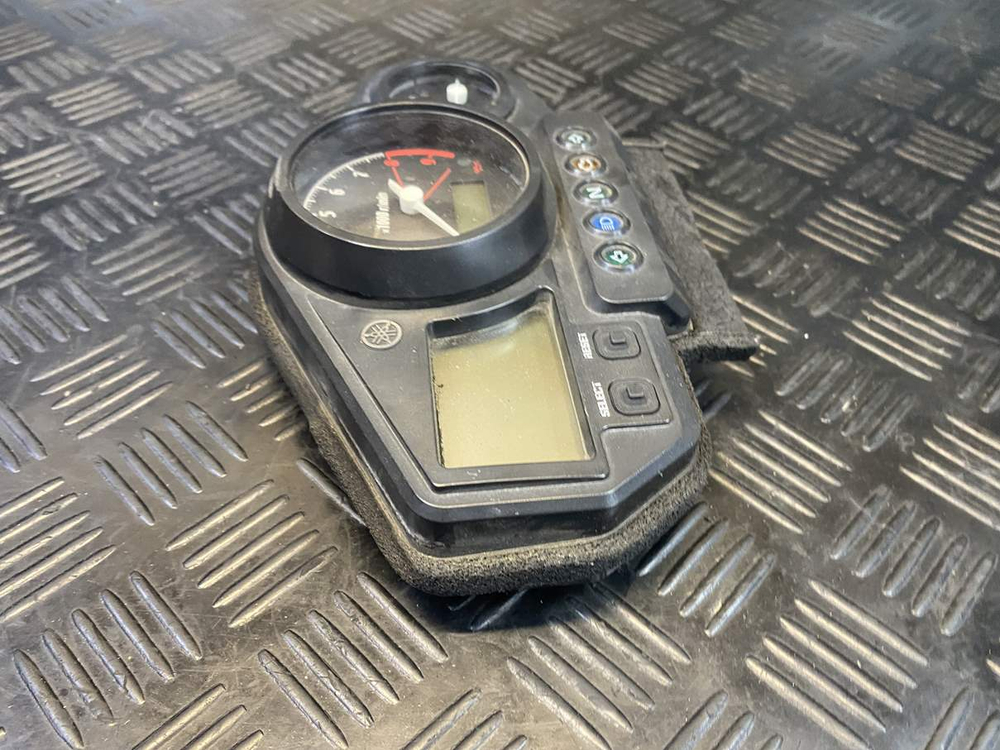 Приборная панель Yamaha TDM900 RN08 2002