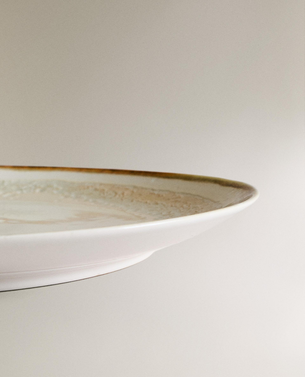 Zara Home блюдо сервировочное из каменной керамики, цвет бежевый, 32.7 см