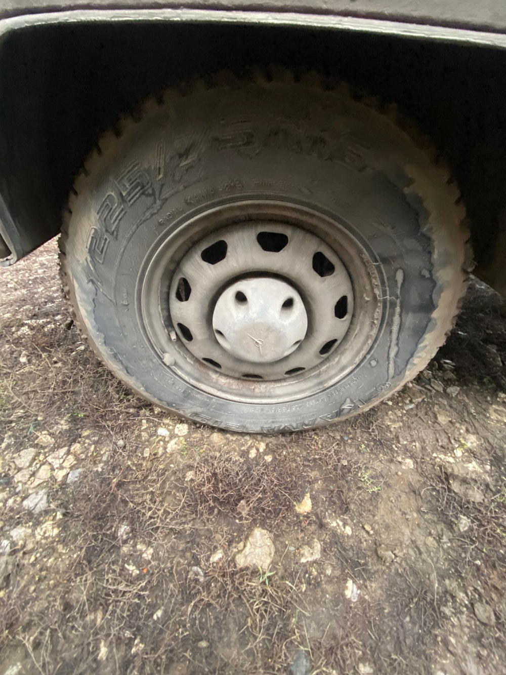 UAZ 3909* Бортовой 390945 (Тент, 4+1 мест, без ABS, Бензиновый, 2,7 л, 112 л.с.)