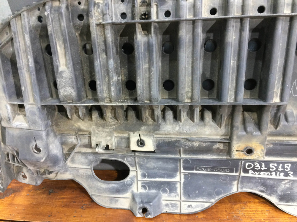 Пыльник переднего бампера Toyota Avensis 3 (T270) 08-15 Б/У Оригинал 5261805010