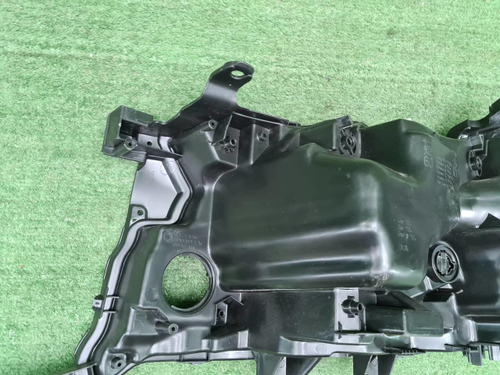 Корпус фары правый Toyota Land Cruiser 200 (15-21)