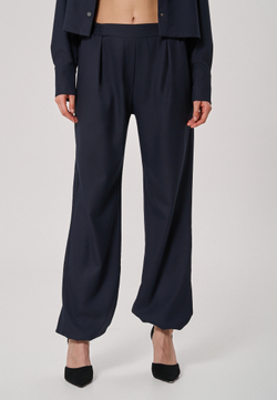 Брюки с поясом на резинке синие