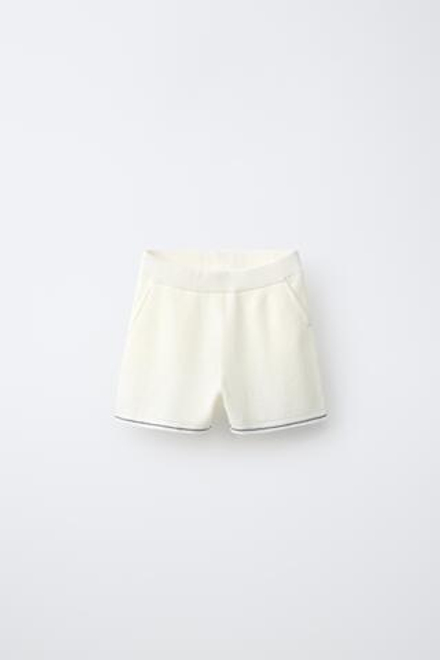 ZARA ШОРТЫ-БЕРМУДЫ ИЗ ТРИКОТАЖА ВАФЕЛЬНОЙ ВЯЗКИ, ЭКРЮ