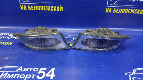 Туманка правая TOYOTA BREVIS 2001-2007