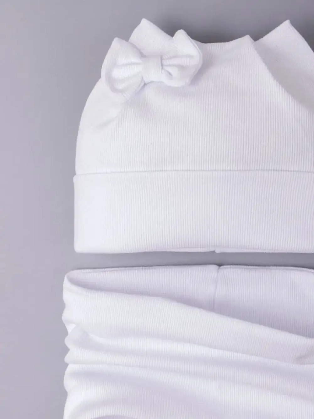 Шапка для девочки осенняя с ушками и снуд