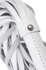 Белая кожаная плеть - 50 см. (Цвет: белый)