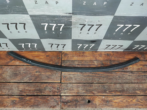 Уплотнитель капота Haval M6 2 21-нв Б/У Оригинал 8402070XKZ0YA