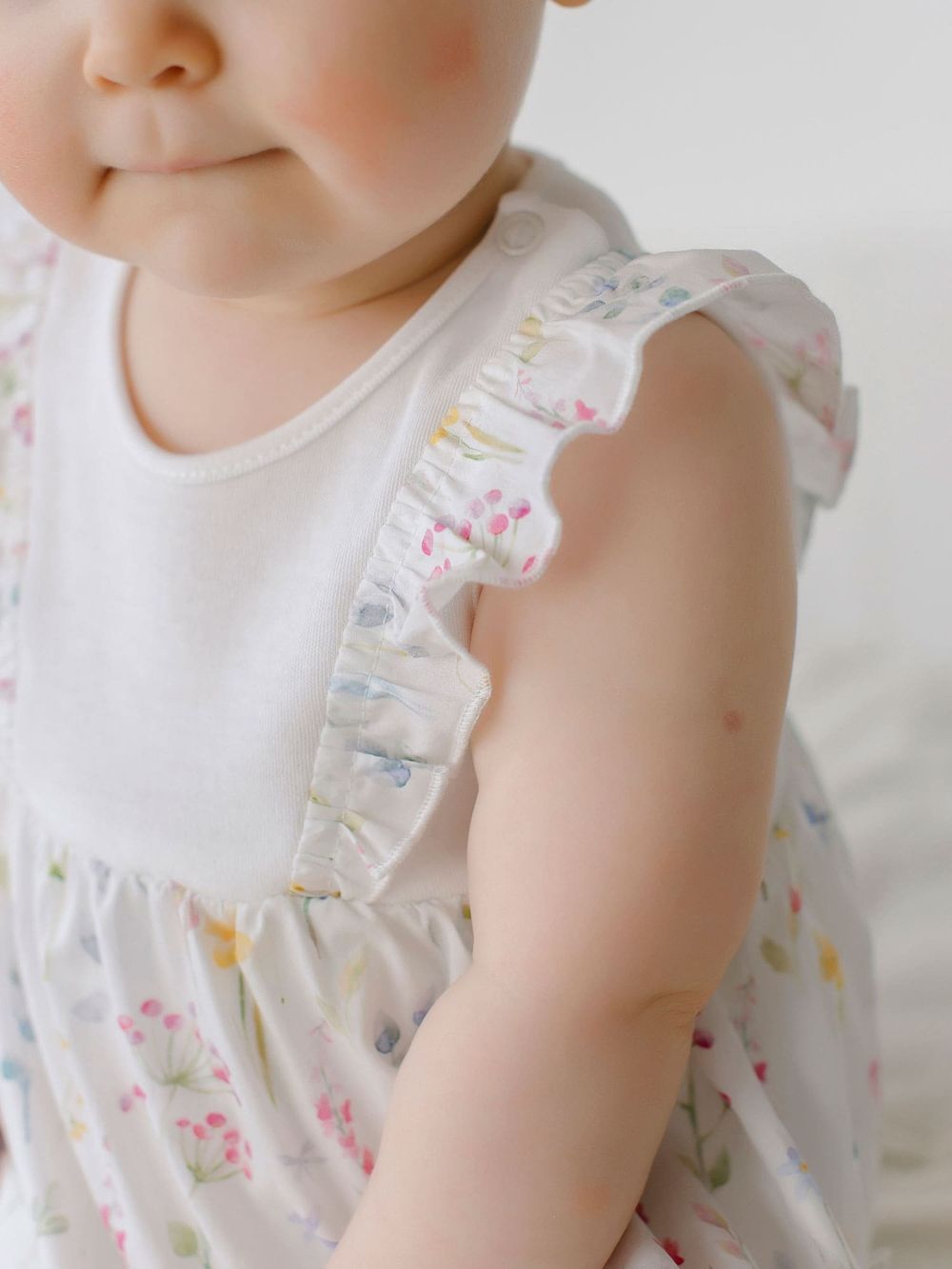 Платье-боди с крылышками "Акварельные цветы" 0+