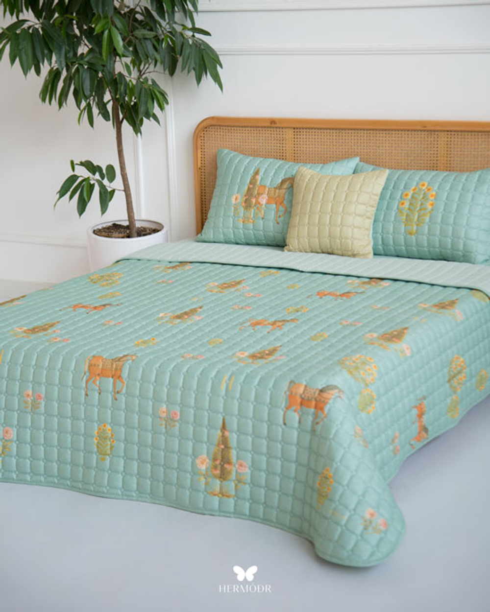 Комплект стеганного покрывала и 3 наволочек Soufiyan Navy Blue Hermodr 130220321 Иран