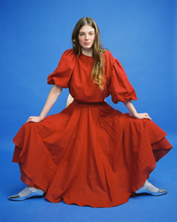 Блузка с рукавами-фонариками и капелькой на спине из вишневого батиста