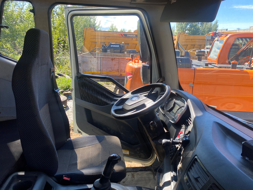 FAW J6 8x4 Самосвал СА3310Р66K24T4E5