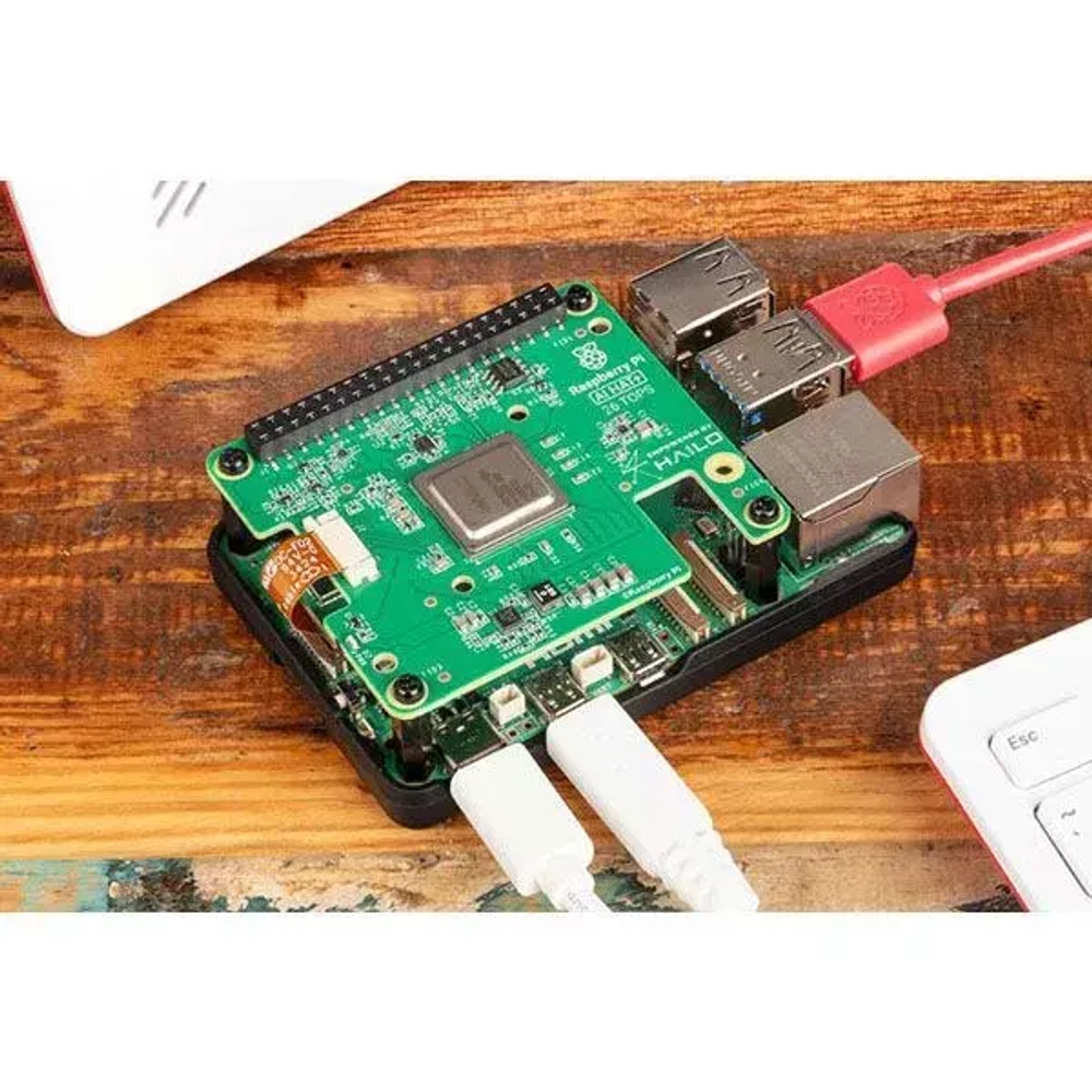 Raspberry Pi AI HAT+ 13 TOPS