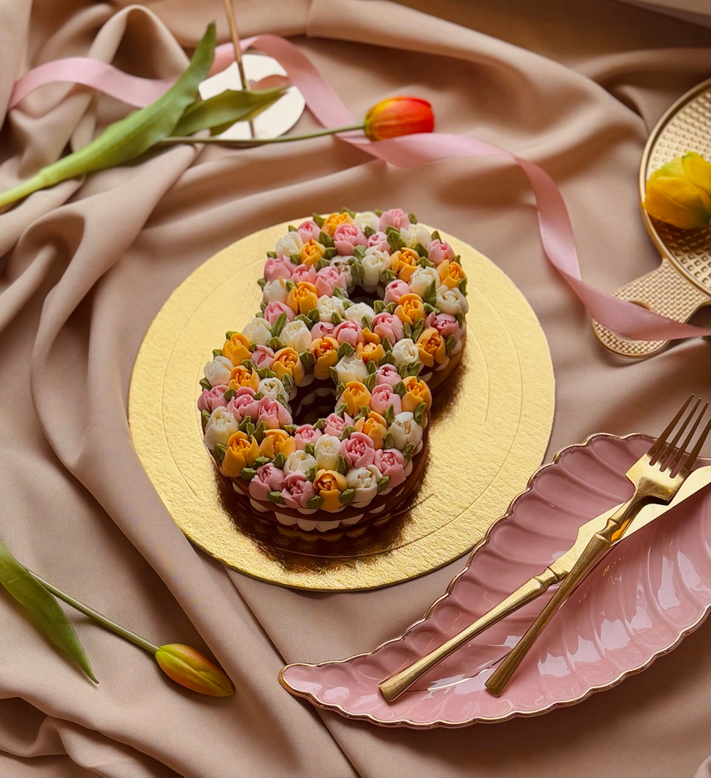 Торт "Цифра 8" – весеннее вдохновение к 8 Марта