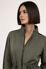 Жакет на молнии в стиле городского сафари в хаки