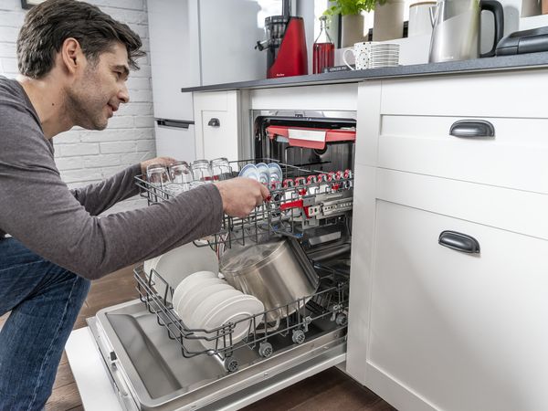 Рейтинг посудомоечных машин 60 см: встраиваемые и отдельностоящие модели Рейтинг посудомоечных машин 60 см: встраиваемые и отдельностоящие модели