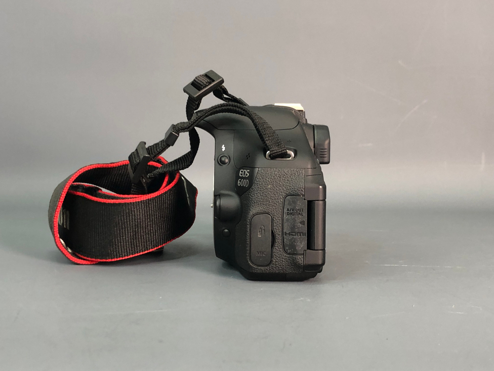 Canon EOS 600D 1.335 кадров