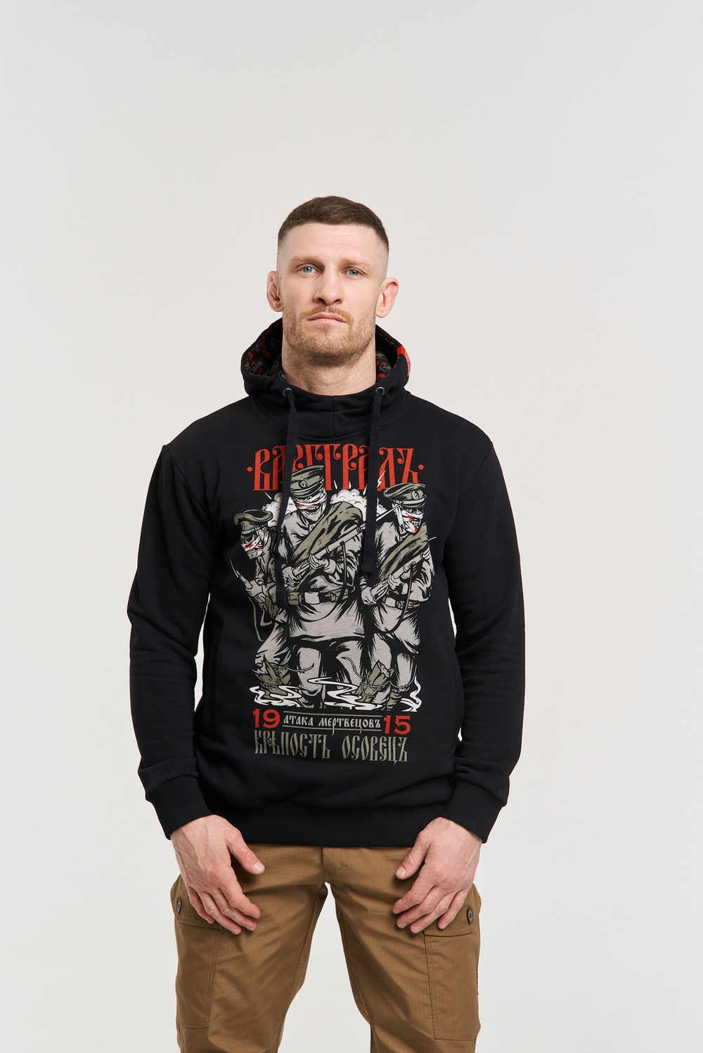 Худи Варгградъ мужская чёрная «Атака Мертвецов» без начёса
