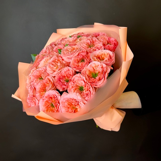Bouquet of 25 Peony Ecuadorian Roses Mandarin Expression
