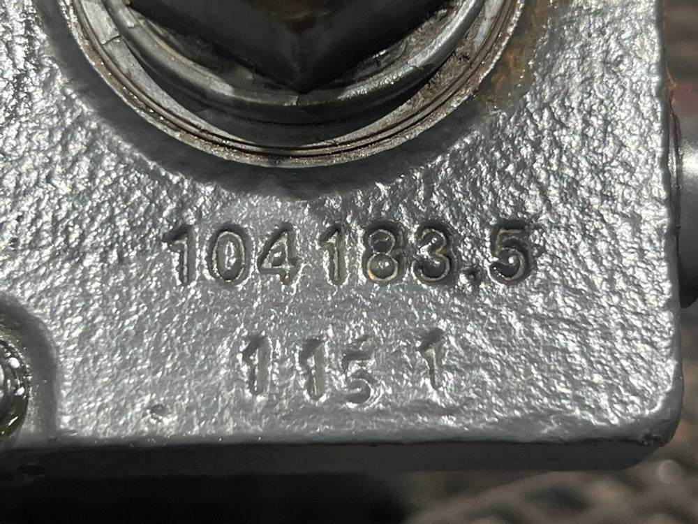 Насос подъема кабины