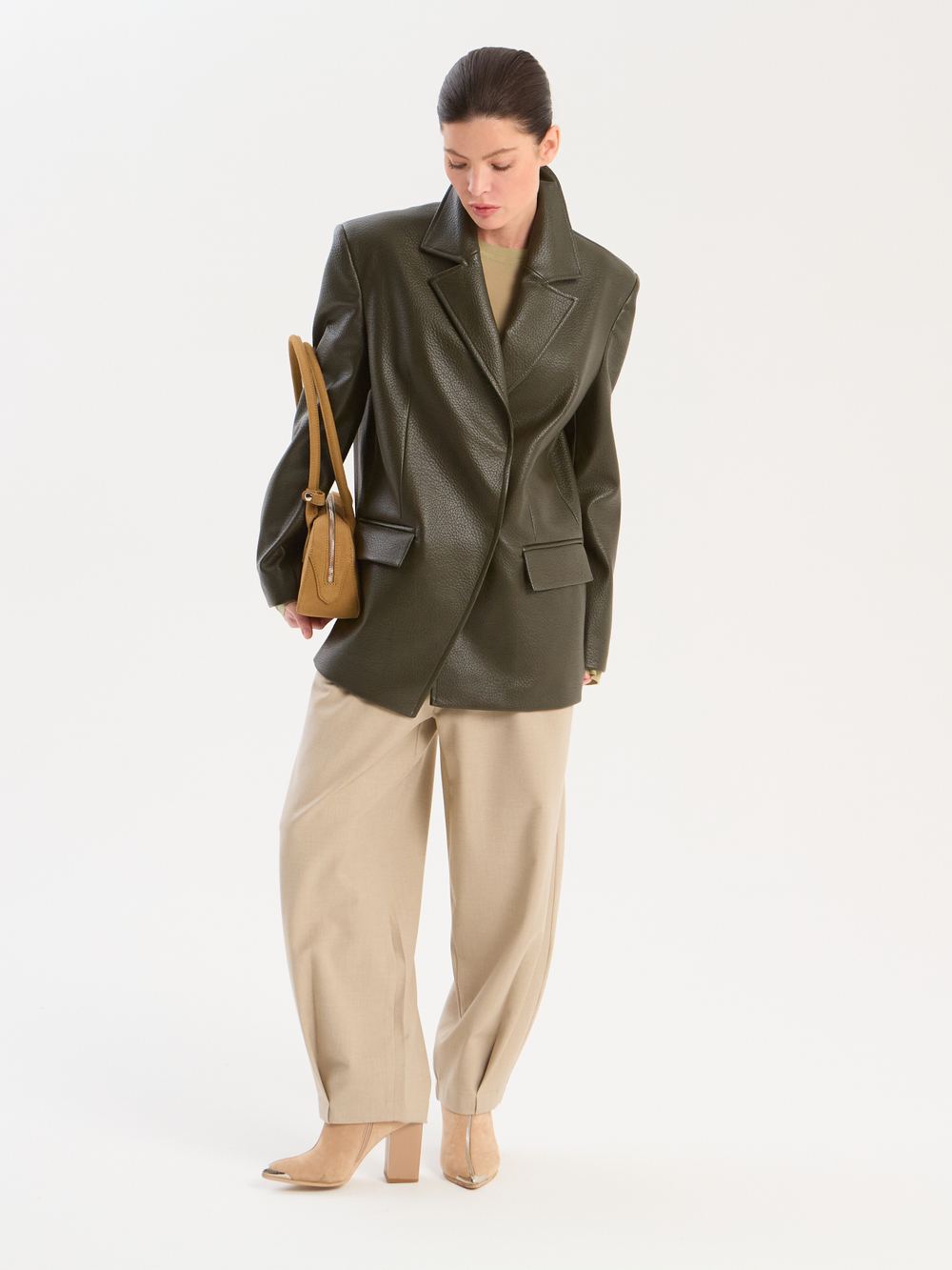 Полупальто из экокожи