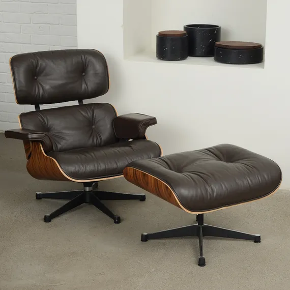 Культовое кресло с оттоманкой Eames Lounge из натуральной коричневой кож и палисандра | Купить в Hallberg.ru