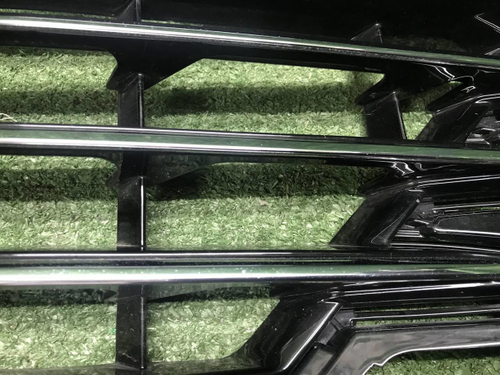 Решетка перед бампера VW Touareg 2 NF 14-18 R-Line