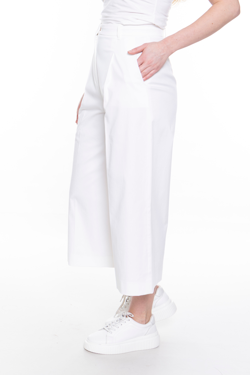 УКОРОЧЕННЫЕ БРЮКИ ИЗ ЭЛАСТИЧНОГО ХЛОПКА