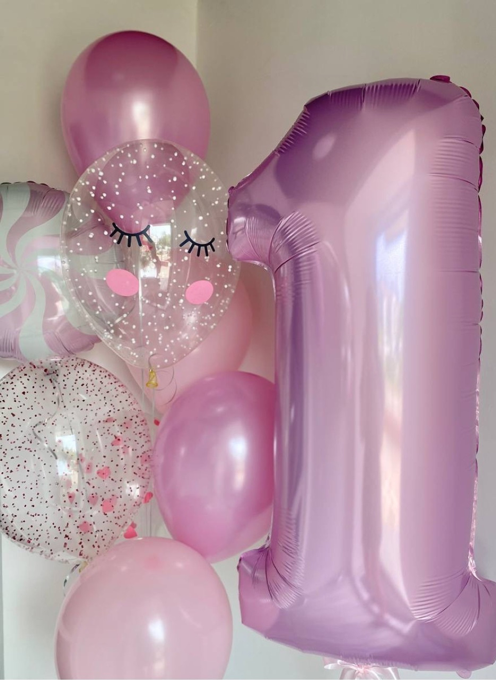 Композиция из воздушных шаров на годик девочке №1057