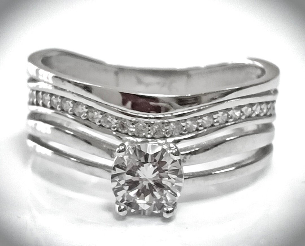 "Эстерелла" - ювелирное кольцо из серебра 925-й пробы