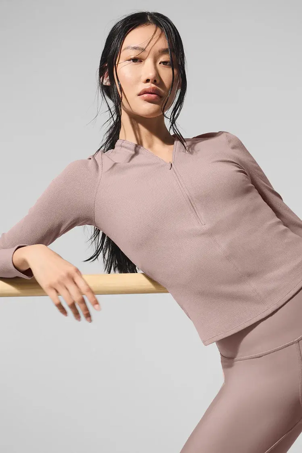 Alo yoga Лонгслив с длинными рукавами, серо-коричневый