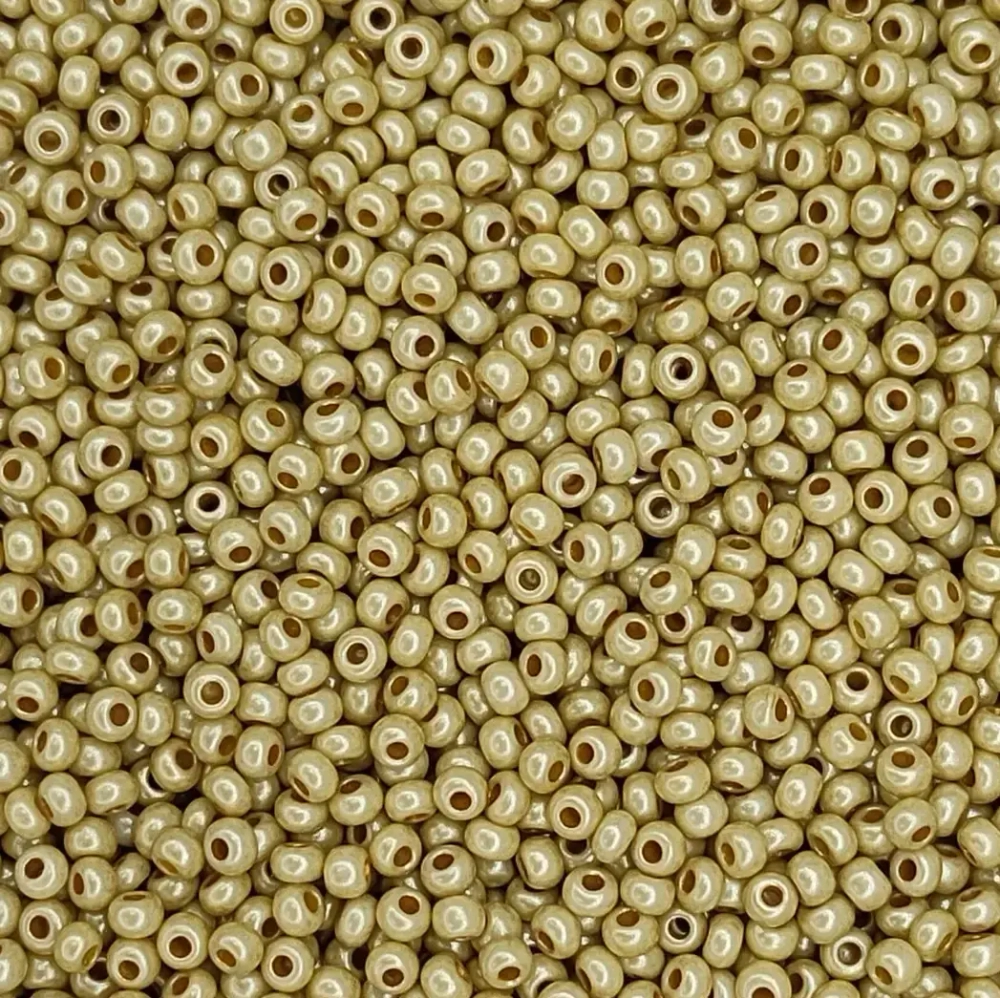 Бисер Preciosa 10/0. 16784 (50гр.)