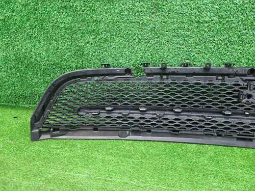 Решетка переднего бампера Range Rover Velar 17-23