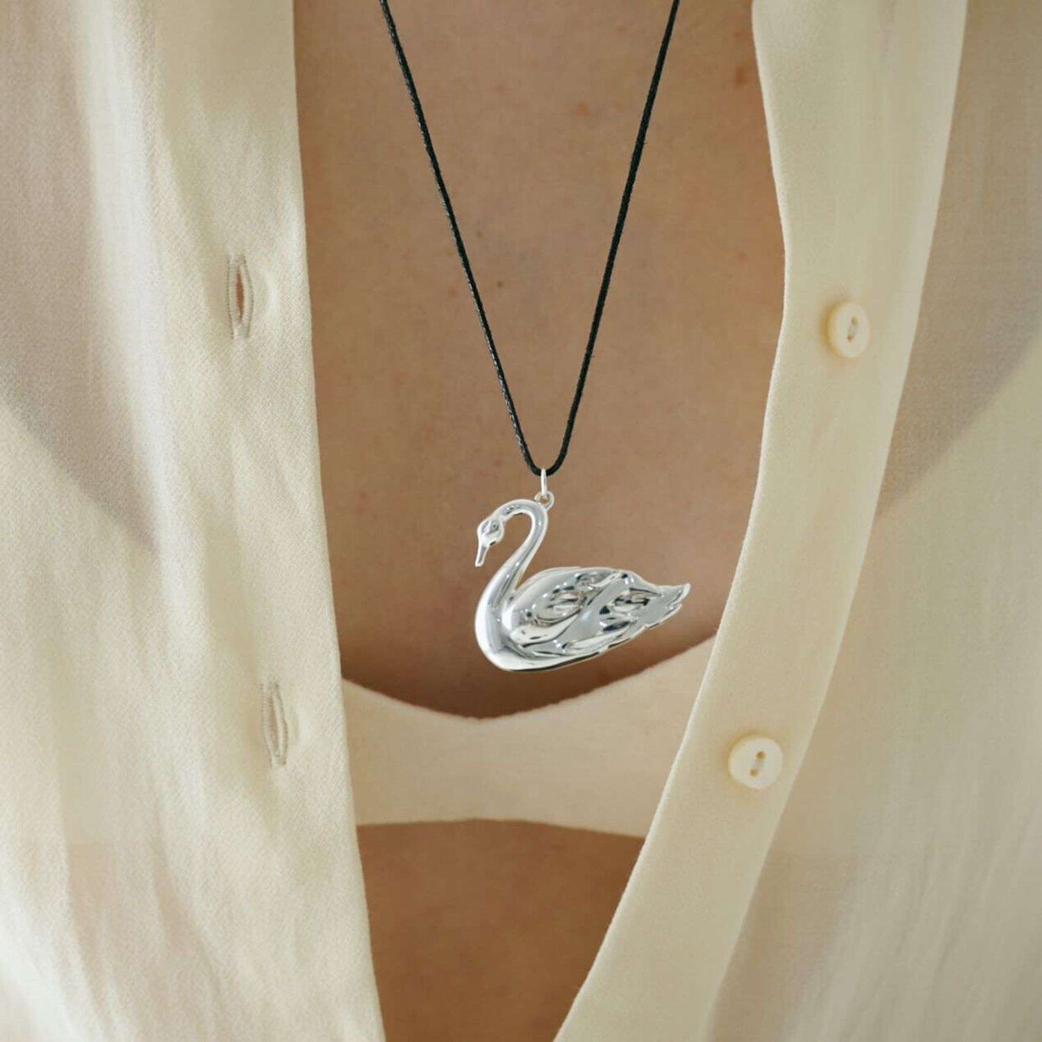 Колье Silver Swan Necklace