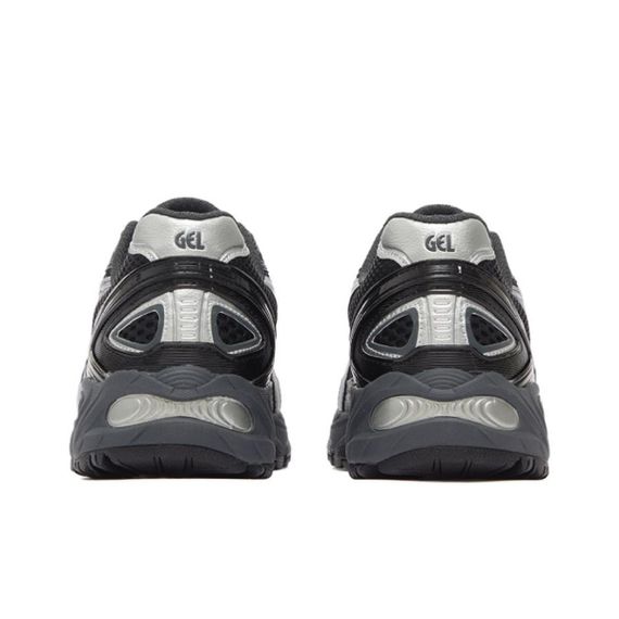 Asics Gel'Kahana TR V4 - универсальный аксессуар для самых маленьких в мире.